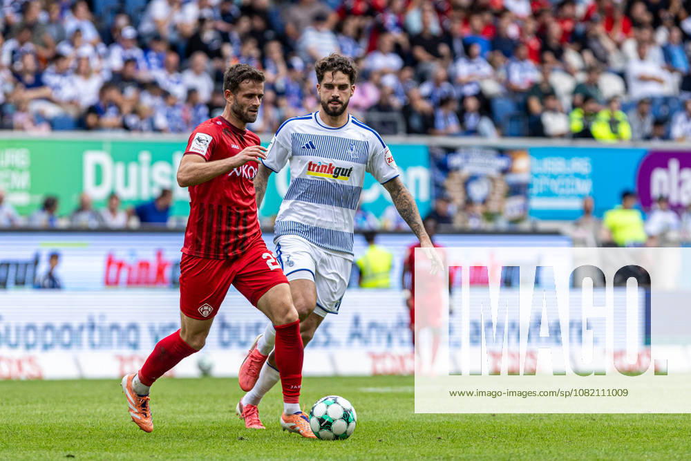 3.Liga 3.Spieltag: MSV Duisburg - FC Würzburger Kickers; 29.08.2026 Daniel Hägele (FC Würzburger Kickers, 22), Lex Tyger Lobinger (MSV Duisburg, 9) 3.Liga 3.Spieltag: MSV Duisburg - FC Würzburger Kickers; Schauinsland-Reisen-Arena, Duisburg, 29.08.2026 DFB regulations prohibit any use of photographs as image sequences and or quasi video.