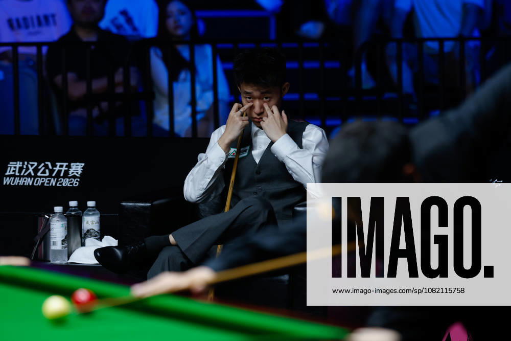 (260829) -- WUHAN, Aug. 29, 2026 -- Chang Bingyu gestures during the final match between Zhao Xintong of China and Chang Bingyu of China at Wuhan Open 2026 snooker tournament in Wuhan, central China s Hubei Province, Aug. 29, 2026. ) (SP)CHINA-SNOOKER-WUHAN OPEN (CN) WuxZhizun