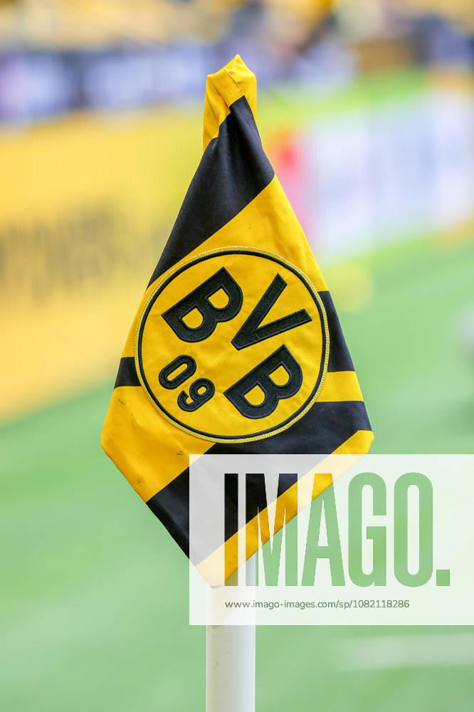 2026.08.29, Fußball, Bundesliga, Borussia Dortmund - Hamburger SV, Signal Iduna Park, 1.Spieltag, Saison 2026 2027: Eckfahne mit BVB09 Logo in Schwarz Gelb DFB regulations prohibit any use of photographs as image sequences and or quasi-video. Photo: WilkowskixPressefotoKochx Nordrhein-Westfalen Deutschland