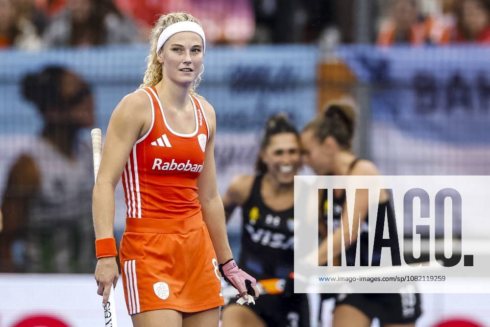 AMSTELVEEN - Yibbi Jansen of the Netherlands reacts after Argentina s 1-1 equalizer during the Hockey World Cup final between the Netherlands and Argentina at the Wagener Stadium. SEM VAN DER WAL ANP ANPxSportx IVx 566514496 originalFilename: 566514496