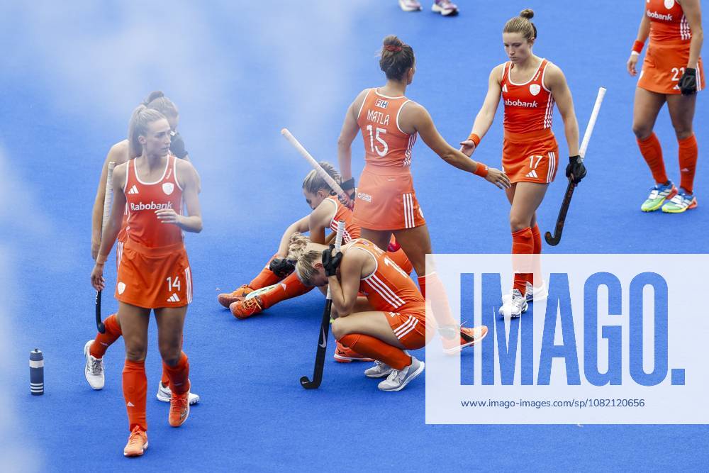 AMSTELVEEN - Dutch players react after losing the Hockey World Cup final between the Netherlands and Argentina at the Wagener Stadium. BAS CZERWINSKI ANP ANPxSportx IVx 566516591 originalFilename: 566516591