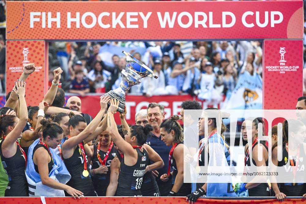 Belgium v Australia - Women 3rd Place Bronze FIH Hockey World Cup 2026 AMSTELVEEN, NETHERLANDS - AUGUST 29 : Team Argentina celebrating gold medal during the FIH Hockey World Cup 2026 M49 women 3rd place bronze medal match between Belgium and Australia on August 29, 2026 in Amstelveen, Netherlands, 29 08 2026 Amstelveen Netherlands