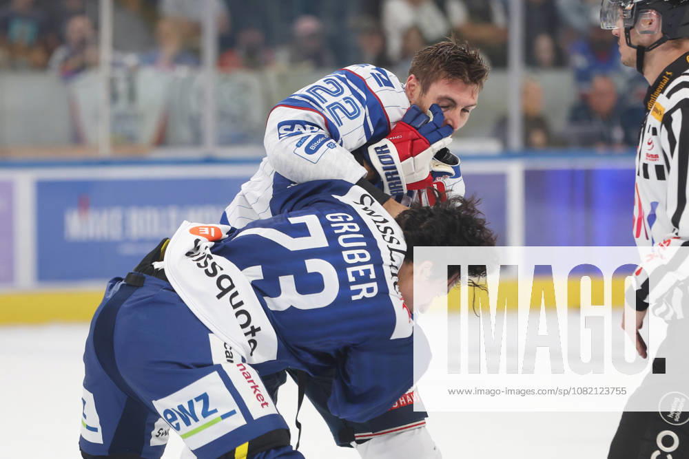 Zuerich, SCHWEIZ, Swiss Life Arena Eishockey Saison 2026 2027 Freundschaftsspiel ZSC Lions - Adler Mannheim Matthias Plachta (lAdler) kaempft gegen Kimo Gruber (ZSC)