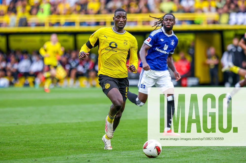 2026.08.29, Fußball, Bundesliga, Borussia Dortmund - Hamburger SV, Signal Iduna Park, 1.Spieltag, Saison 2026 2027: Serhou Guirassy (Borussia Dortmund 9) DFB regulations prohibit any use of photographs as image sequences and or quasi-video. Photo: WilkowskixPressefotoKochx Nordrhein-Westfalen Deutschland
