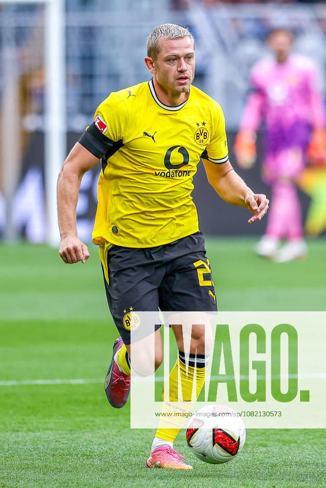 2026.08.29, Fußball, Bundesliga, Borussia Dortmund - Hamburger SV, Signal Iduna Park, 1.Spieltag, Saison 2026 2027: Julian Ryerson (Borussia Dortmund 26) DFB regulations prohibit any use of photographs as image sequences and or quasi-video. Photo: WilkowskixPressefotoKochx Nordrhein-Westfalen Deutschland