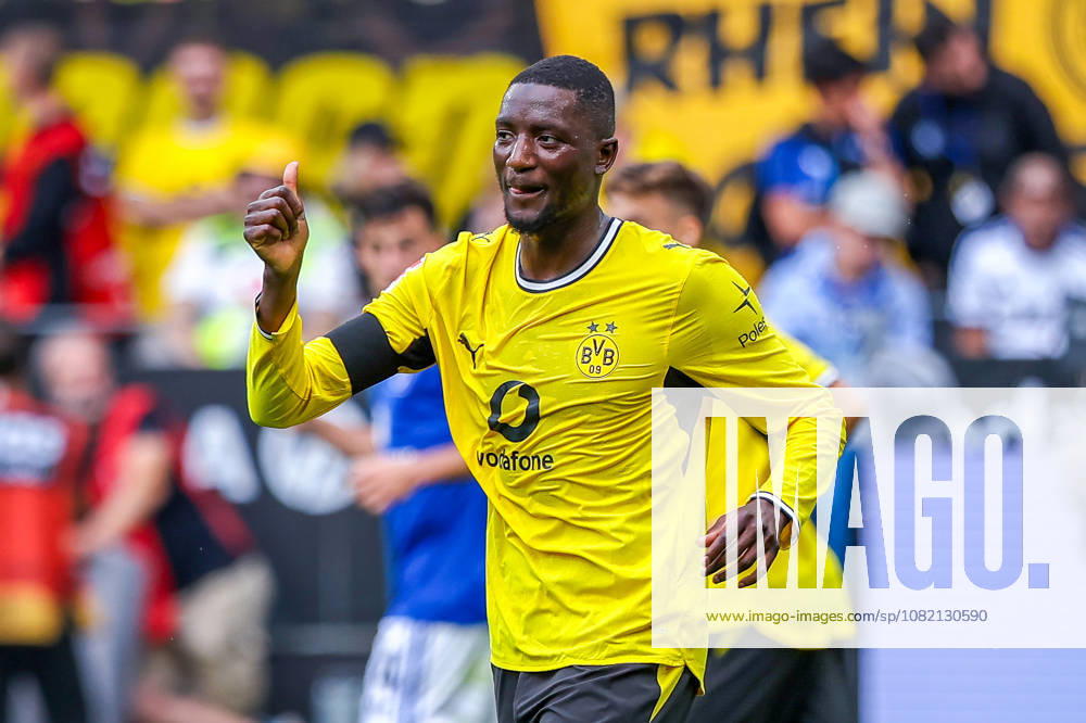 2026.08.29, Fußball, Bundesliga, Borussia Dortmund - Hamburger SV, Signal Iduna Park, 1.Spieltag, Saison 2026 2027: Serhou Guirassy (Borussia Dortmund 9) zeigt Daumen Hoch DFB regulations prohibit any use of photographs as image sequences and or quasi-video. Photo: WilkowskixPressefotoKochx Nordrhein-Westfalen Deutschland