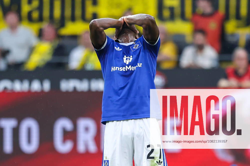 2026.08.29, Fußball, Bundesliga, Borussia Dortmund - Hamburger SV, Signal Iduna Park, 1.Spieltag, Saison 2026 2027: Patson Daka (Hamburger SV 27) schlaegt enttaeuscht die haende betend vor den Kopf DFB regulations prohibit any use of photographs as image sequences and or quasi-video. Photo: WilkowskixPressefotoKochx Nordrhein-Westfalen Deutschland
