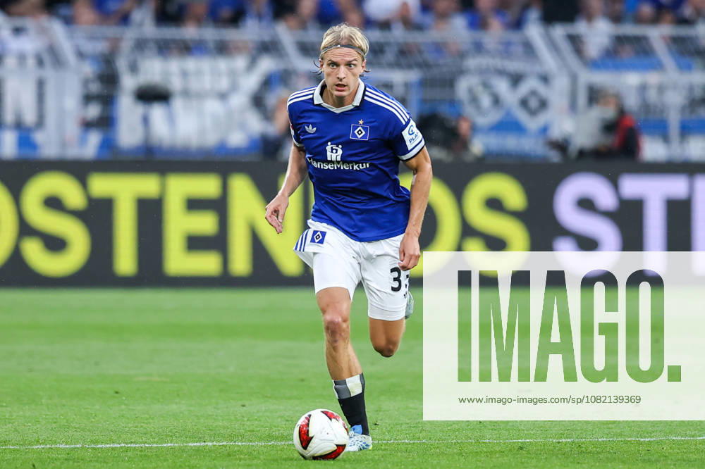 2026.08.29, Fußball, Bundesliga, Borussia Dortmund - Hamburger SV, Signal Iduna Park, 1.Spieltag, Saison 2026 2027: Sebastiaan Bornauw (Hamburger SV 33) DFB regulations prohibit any use of photographs as image sequences and or quasi-video. Photo: WilkowskixPressefotoKochx Nordrhein-Westfalen Deutschland