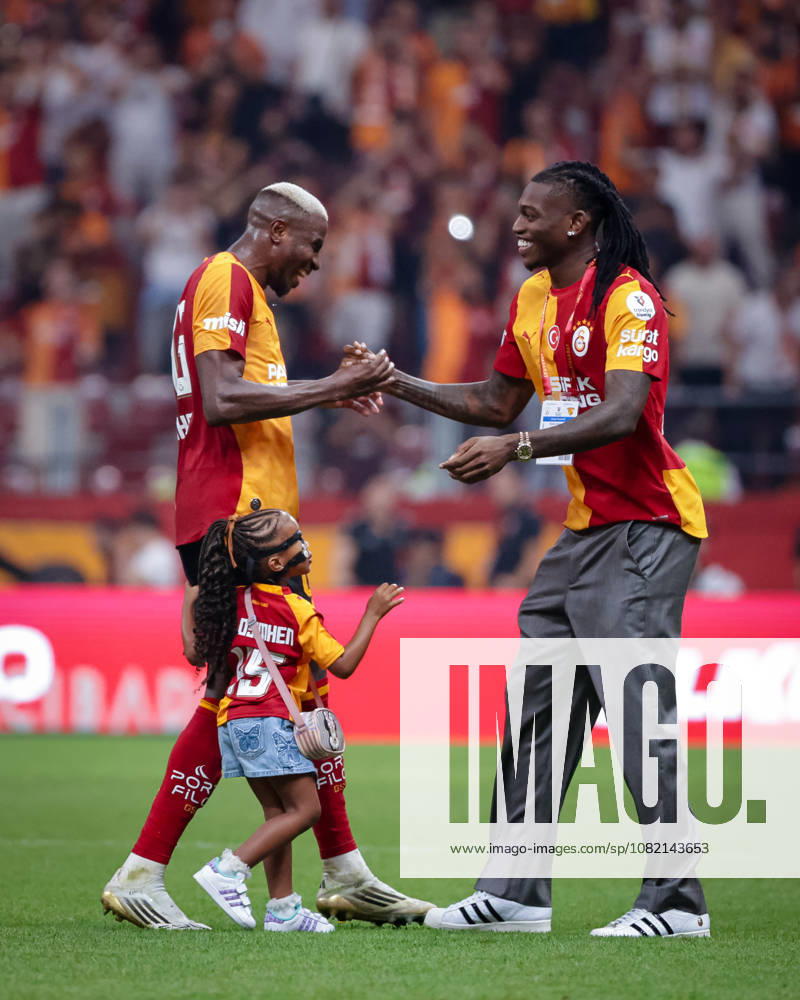 Galatasaray vs Goztepe Trendyol Super League 3nd week Victor Osimhen of Galatasaray AS hive-fives on the pitch Galatasarays new transfert Rafael Leao after the Trendyol Super League 3nd week match between Galatasaray AS and Goztepe SK at Ali Sami Yen Rams Park Stadium on August 29, 2026 in Istanbul, Turkey Istanbul Istanbul Turkey