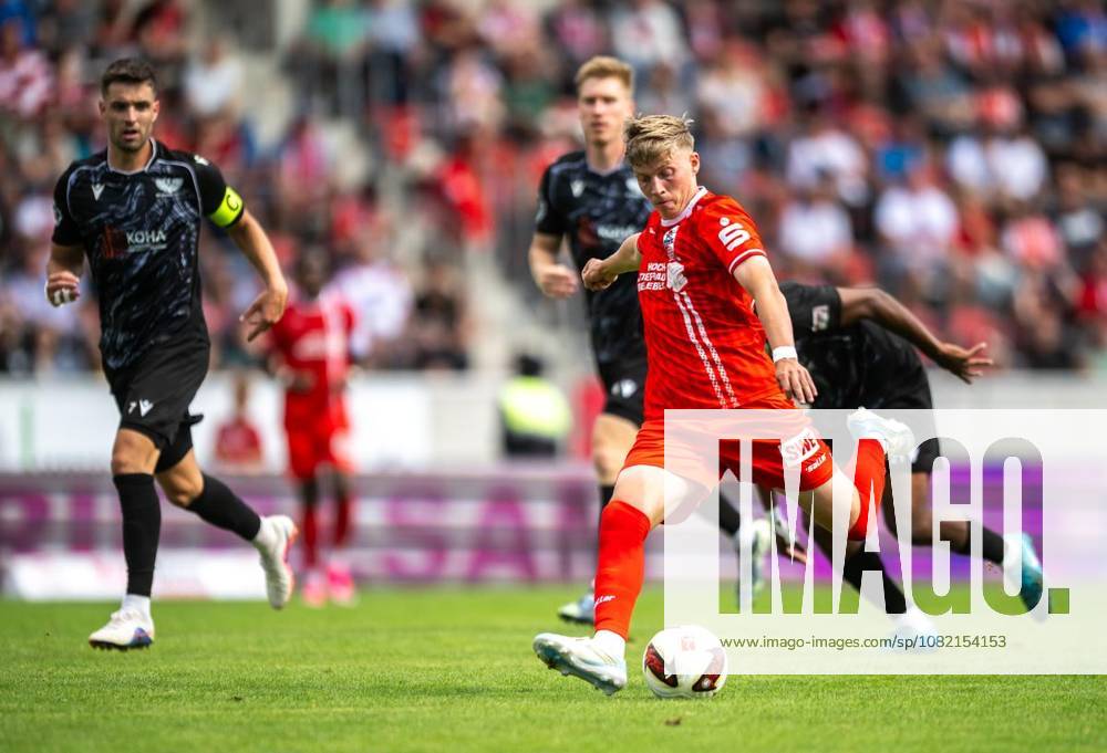 Fussball Regionalliga Nordost 7. Spieltag Saison 2026-2027 Steigerwaldstadion FC Rot Weiss Erfurt - BFC Preussen im Foto: Marco Wolf 10 (FC Rot-Weiß Erfurt) ( Deutschland Thueringen Erfurt
