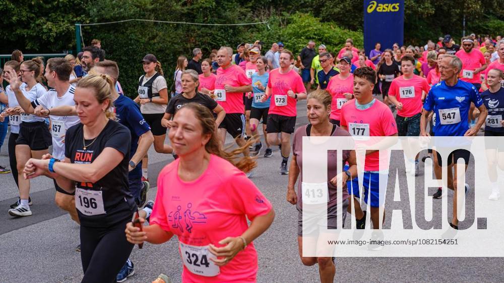 14:15 Uhr 5-km-Jogginglauf 28. RWW-Ruhrauenlauf in den Ruhrauen am Samstag, 29. August 2026 in Mülheim.¨ Deutschland NRW Mülheim