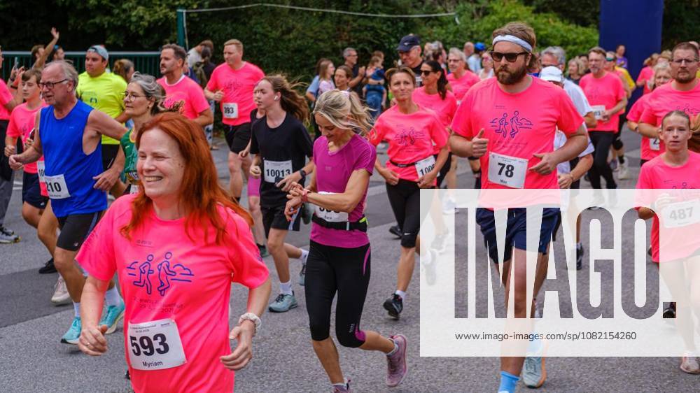 14:15 Uhr 5-km-Jogginglauf 28. RWW-Ruhrauenlauf in den Ruhrauen am Samstag, 29. August 2026 in Mülheim.¨ Deutschland NRW Mülheim