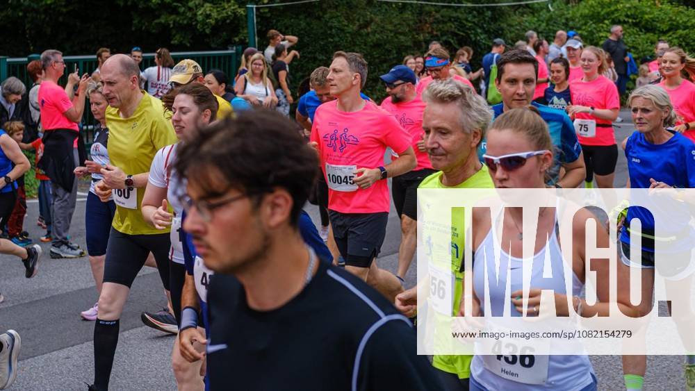 14:15 Uhr 5-km-Jogginglauf 28. RWW-Ruhrauenlauf in den Ruhrauen am Samstag, 29. August 2026 in Mülheim.¨ Deutschland NRW Mülheim