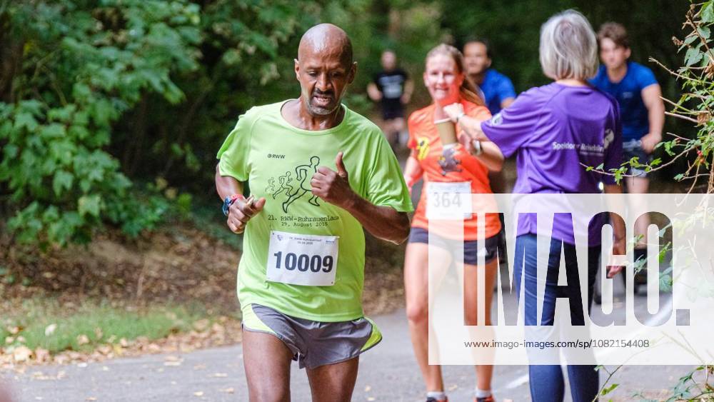 14:15 Uhr 5-km-Jogginglauf 28. RWW-Ruhrauenlauf in den Ruhrauen am Samstag, 29. August 2026 in Mülheim.¨ Deutschland NRW Mülheim