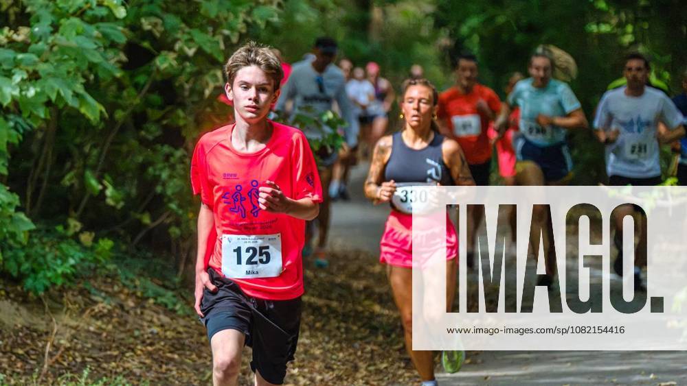 14:15 Uhr 5-km-Jogginglauf 28. RWW-Ruhrauenlauf in den Ruhrauen am Samstag, 29. August 2026 in Mülheim.¨ Deutschland NRW Mülheim