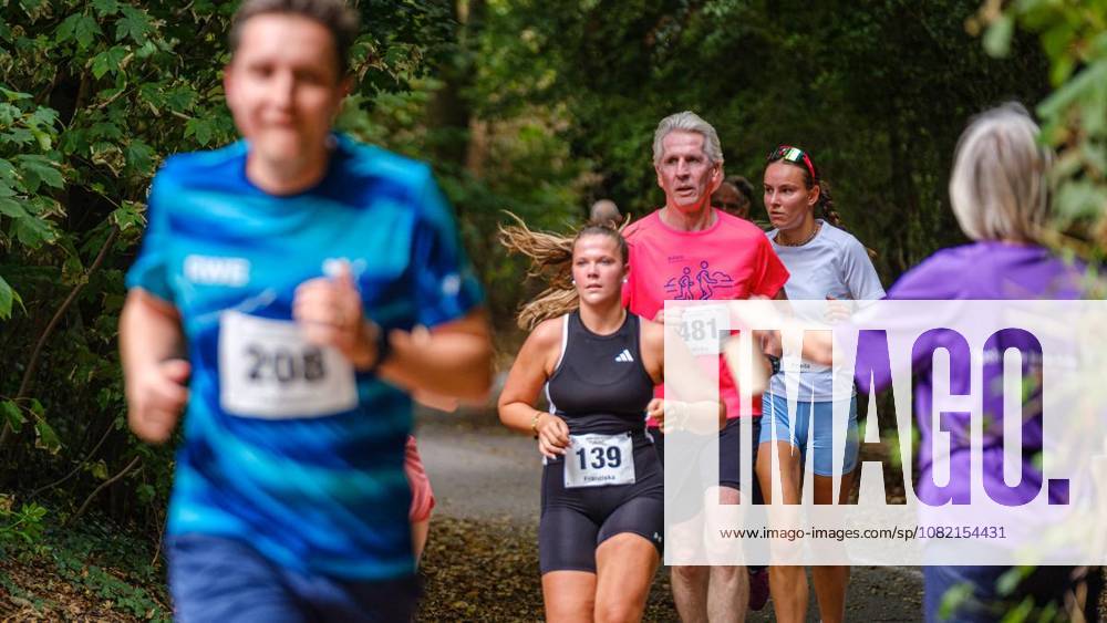 14:15 Uhr 5-km-Jogginglauf 28. RWW-Ruhrauenlauf in den Ruhrauen am Samstag, 29. August 2026 in Mülheim.¨ Deutschland NRW Mülheim