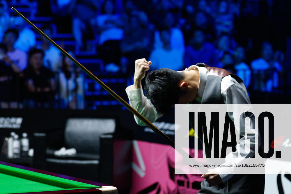 (260830) -- WUHAN, Aug. 30, 2026 -- Chang Bingyu celebrates after winning the final match between Zhao Xintong of China and Chang Bingyu of China at Wuhan Open 2026 snooker tournament in Wuhan, central China s Hubei Province, Aug. 29, 2026. ) (SP)CHINA-SNOOKER-WUHAN OPEN (CN) WuxZhizun