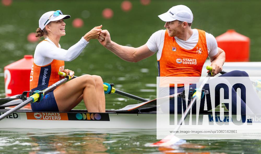 AMSTERDAM - Roos de Jong and Simon van Dorp during the semi-final for the mixed double sculls on the seventh and final day of the World Rowing Championships at the Bosbaan in the Amsterdam Forest. IRIS VAN DEN BROEK ANP ANPxSportx IVx 566581714 originalFilename: 566581714