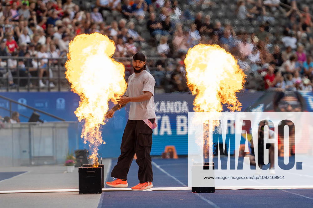 Deutschland: Leichtathletik, Leichtathletik Meeting, Sportfest ISTAF 2026 am 30.08.2026 in Berlin (Olympiastadion): Einlauf Stabhochsprung Männer Bo Kanda Lita Baehre (Deutschland)