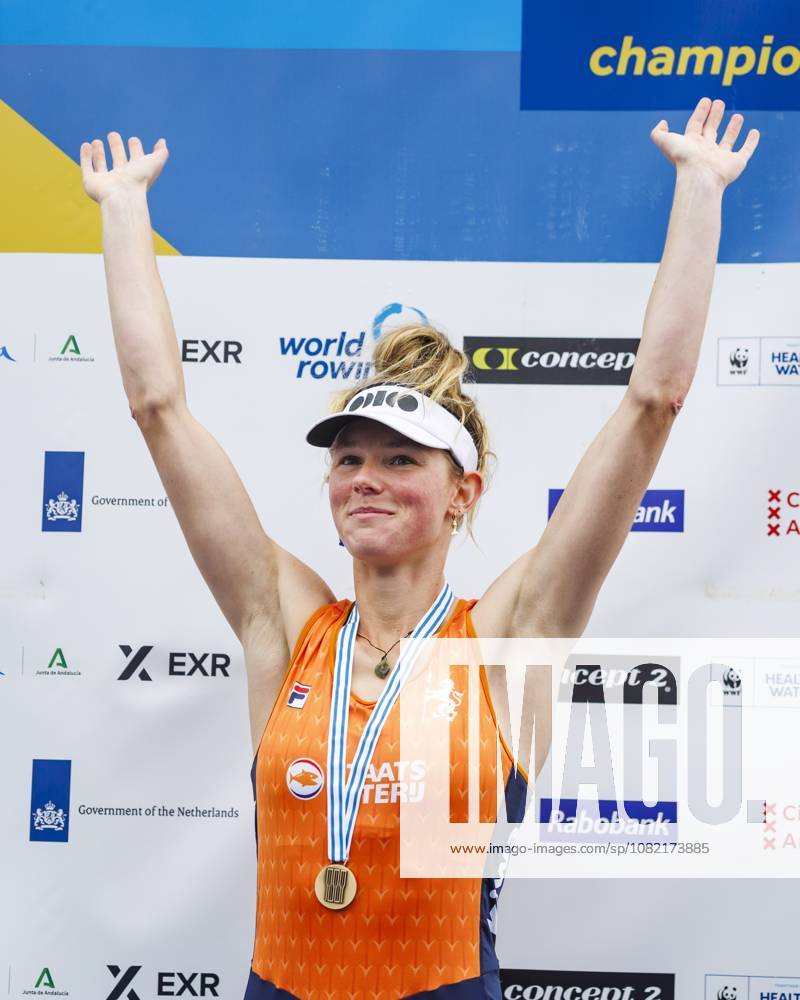 AMSTERDAM - Karoline Florijn with the gold medal in the women s single scull event on the seventh day of the World Rowing Championships at the Bosbaan in the Amsterdam Forest. IRIS VAN DEN BROEK ANP ANPxSportx IVx 566594313 originalFilename: 566594313