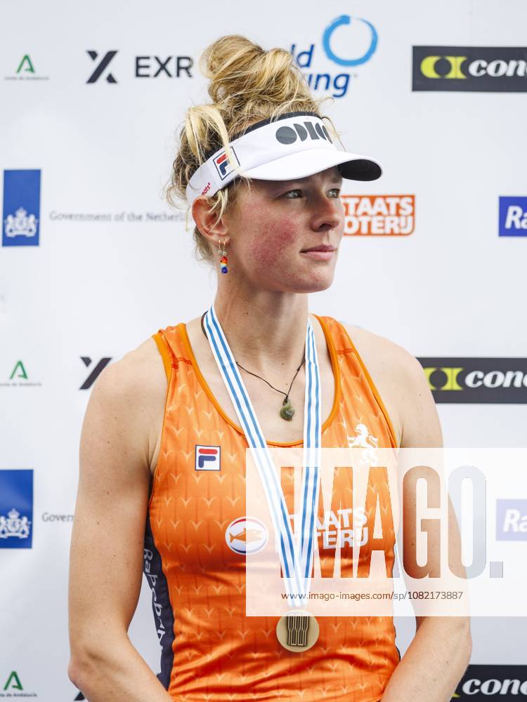 AMSTERDAM - Karoline Florijn with the gold medal in the women s single scull event on the seventh day of the World Rowing Championships at the Bosbaan in the Amsterdam Forest. IRIS VAN DEN BROEK ANP ANPxSportx IVx 566594320 originalFilename: 566594320