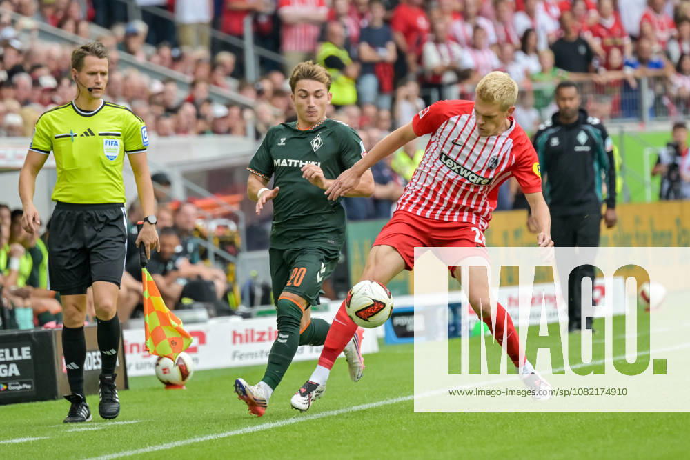 Ivan San Jose Cantalejo (SV Werder Bremen, 20), Matthias Ginter (SC Freiburg, 28) im Duell um den Ball GER, SC Freiburg vs Werder Bremen, Fussball, Bundesliga, 1. Spieltag, Saison 2026 2027, 30.08.2026 DFL DFB REGULATIONS PROHIBIT ANY USE OF PHOTOGRAPHS AS IMAGE SEQUENCES AND OR QUASI-VIDEO GER, SC Freiburg vs Werder Bremen, Fussball, Bundesliga, 1. Spieltag, Saison 2026 2027, 30.08.2026 Freiburg