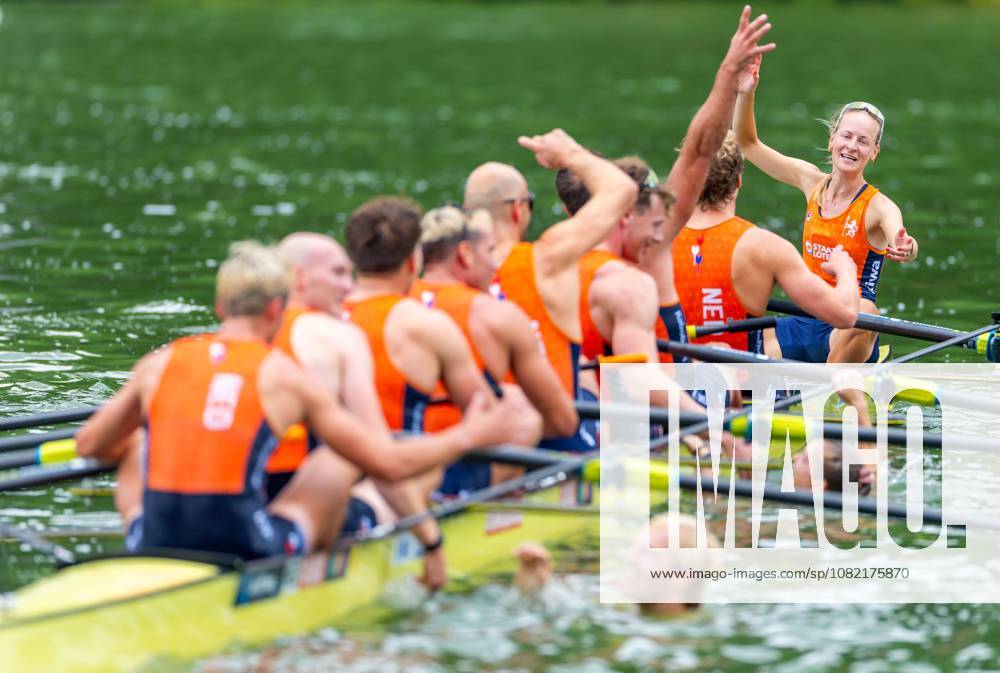 AMSTERDAM - Finn Florijn, Jan van der Bij, Jorn Salverda, Mick Makker, Sander de Graaf, Pieter van Veen, Ralf Rienks, Wibout Rustenburg, coxswain Jonna de Vries after the men s eight final on the seventh and final day of the World Rowing Championships at the Bosbaan in the Amsterdam Forest. IRIS VAN DEN BROEK ANP ANPxSportx IVx 566597404 originalFilename: 566597404