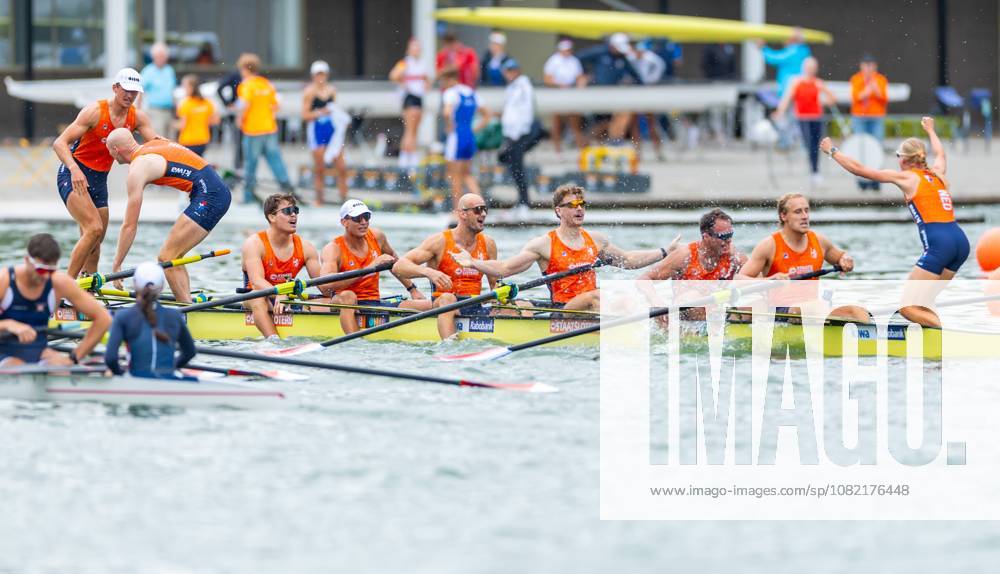 AMSTERDAM - Finn Florijn, Jan van der Bij, Jorn Salverda, Mick Makker, Sander de Graaf, Pieter van Veen, Ralf Rienks, Wibout Rustenburg, coxswain Jonna de Vries after the men s eight final on the seventh and final day of the World Rowing Championships at the Bosbaan in the Amsterdam Forest. IRIS VAN DEN BROEK ANP ANPxSportx IVx 566597759 originalFilename: 566597759
