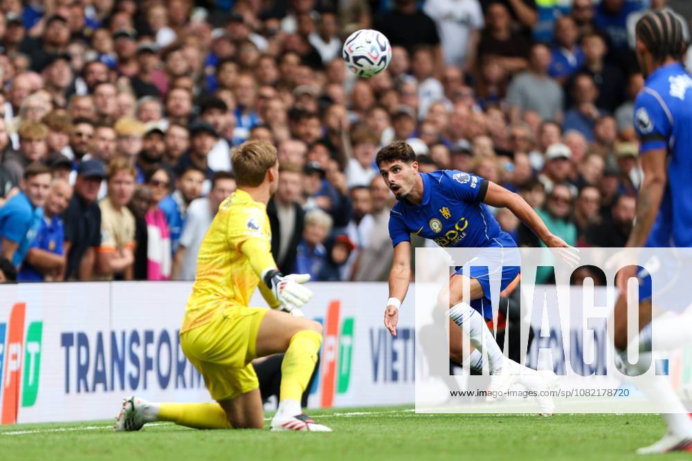 Pedro Neto of Chelsea has a shot on goal which is saved by Bart Verbruggen of Brighton and Hove Albion Chelsea v Brighton and Hove Albion, Premier League, Football, Stamford Bridge, London, UK, 30 08 2026, England - 30 Aug 2026London Stamford Bridge England United Kingdom