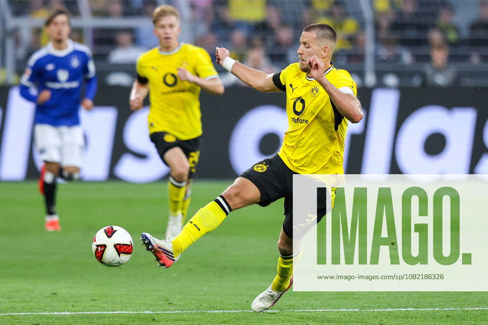 2026.08.29, Fußball, Bundesliga, Borussia Dortmund - Hamburger SV, Signal Iduna Park, 1.Spieltag, Saison 2026 2027: Waldemar Anton (Borussia Dortmund 3) DFB regulations prohibit any use of photographs as image sequences and or quasi-video. Photo: WilkowskixPressefotoKochx Nordrhein-Westfalen Deutschland