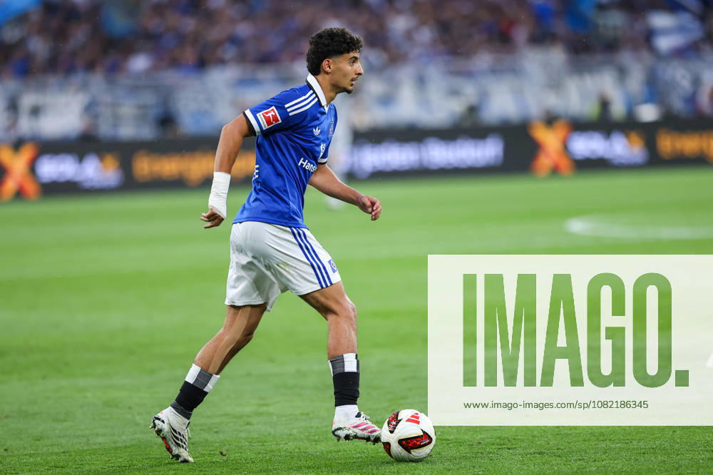 2026.08.29, Fußball, Bundesliga, Borussia Dortmund - Hamburger SV, Signal Iduna Park, 1.Spieltag, Saison 2026 2027: Martin Adeline (Hamburger SV 5) DFB regulations prohibit any use of photographs as image sequences and or quasi-video. Photo: WilkowskixPressefotoKochx Nordrhein-Westfalen Deutschland