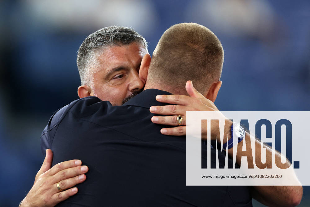 SOCCER - Serie A - SS Lazio vs. Genoa CFC Photo by IPA ABACAPRESS.COM87945926 - Rome, Italy - August 30, 2026: Daniele De Rossi (head coach) of Genoa CFC greets Gennaro Gattuso, head coach of Lazio, before the Italian Serie A-Enilive Championship 2026-2027 soccer match between SS Lazio and Genoa CFC at the Olympic Stadium in Rome. Rome Italy