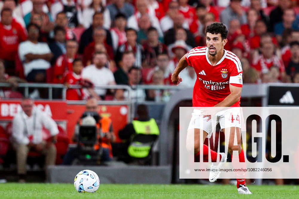 SL Benfica v Estoril Praia SAD - Liga Portugal BetClic 2026 2027 Tomas Araujo 44, defesa central do SL Benfica durante a partida entre SL Benfica v Estoril Praia SAD, para a Liga Portugal BetClic 2026 2027 no Estadio da Luz, Portugal (Foto de Diogo Faria Reis Avant Sports) Lisboa Estadio Jose Alvalde Lisboa Portugal