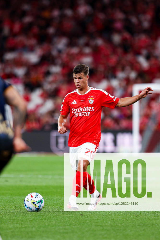 SL Benfica v Estoril Praia SAD - Liga Portugal BetClic 2026 2027 Samuel Dahl 26, lateral do SL Benfica durante a partida entre SL Benfica v Estoril Praia SAD, para a Liga Portugal BetClic 2026 2027 no Estadio da Luz, Portugal (Foto de Diogo Faria Reis Avant Sports) Lisboa Estadio Jose Alvalde Lisboa Portugal