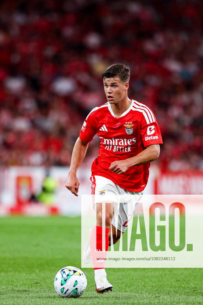 SL Benfica v Estoril Praia SAD - Liga Portugal BetClic 2026 2027 Samuel Dahl 26, lateral do SL Benfica durante a partida entre SL Benfica v Estoril Praia SAD, para a Liga Portugal BetClic 2026 2027 no Estadio da Luz, Portugal (Foto de Diogo Faria Reis Avant Sports) Lisboa Estadio Jose Alvalde Lisboa Portugal