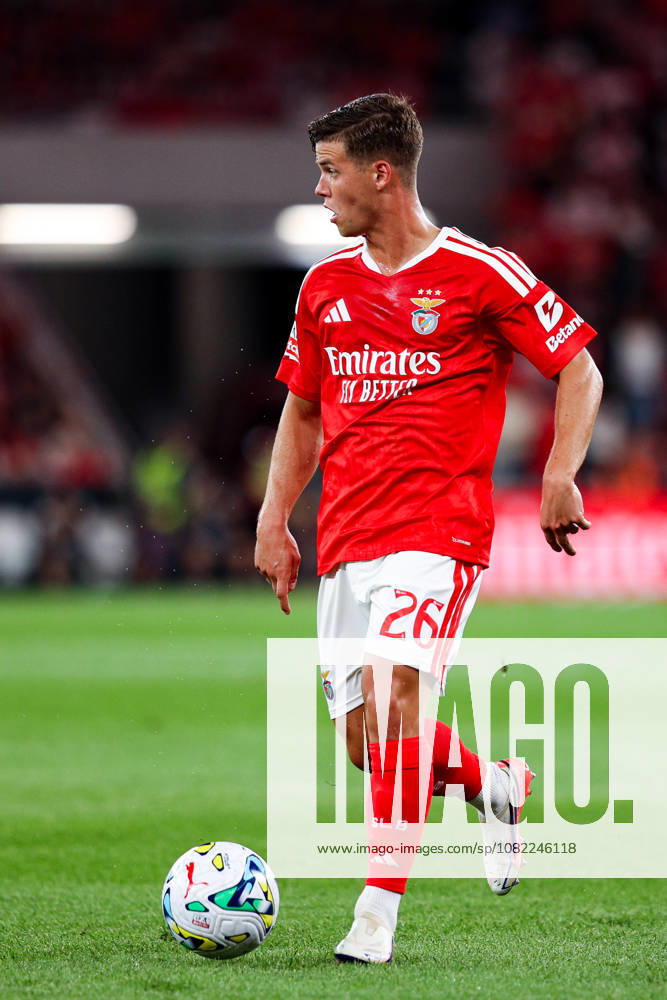 SL Benfica v Estoril Praia SAD - Liga Portugal BetClic 2026 2027 Samuel Dahl 26, lateral do SL Benfica durante a partida entre SL Benfica v Estoril Praia SAD, para a Liga Portugal BetClic 2026 2027 no Estadio da Luz, Portugal (Foto de Diogo Faria Reis Avant Sports) Lisboa Estadio Jose Alvalde Lisboa Portugal