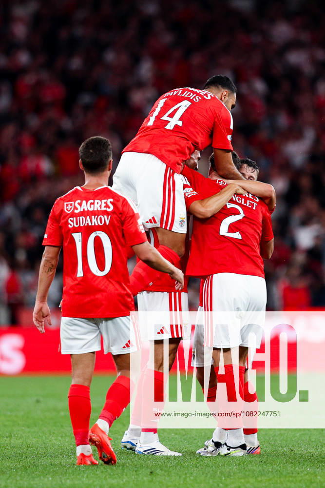 SL Benfica v Estoril Praia SAD - Liga Portugal BetClic 2026 2027 Clement Lenglet, do SL Benfica, marca e celebra com Joao Palhinha durante a partida entre SL Benfica v Estoril Praia SAD, para a Liga Portugal BetClic 2026 2027 no Estadio da Luz, Portugal (Foto de Diogo Faria Reis Avant Sports) Lisboa Estadio Jose Alvalde Lisboa Portugal