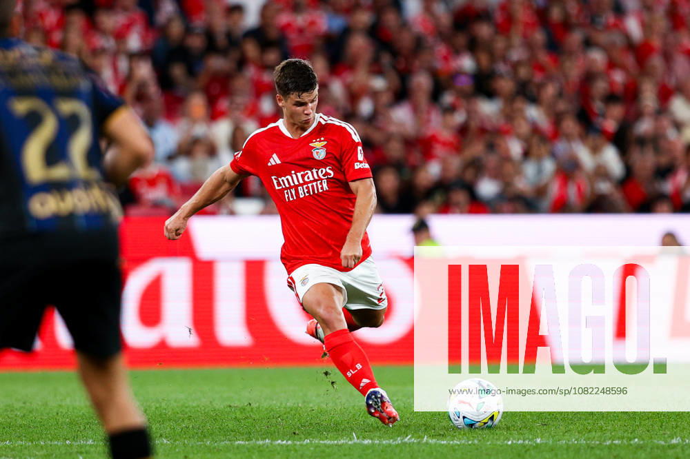 SL Benfica v Estoril Praia SAD - Liga Portugal BetClic 2026 2027 Samuel Dahl 26, lateral do SL Benfica durante a partida entre SL Benfica v Estoril Praia SAD, para a Liga Portugal BetClic 2026 2027 no Estadio da Luz, Portugal (Foto de Diogo Faria Reis Avant Sports) Lisboa Estadio Jose Alvalde Lisboa Portugal