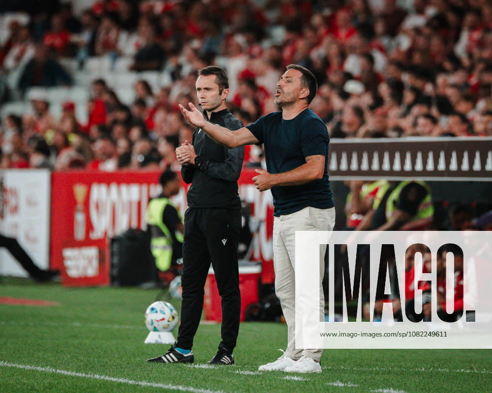 Vasco Matos head coach of Estoril Praia during the Liga Portugal match between SL Benfica and Estoril Praia at Estadio da Luz, in Lisbon, Portugal. (Diogo Sautchuk)