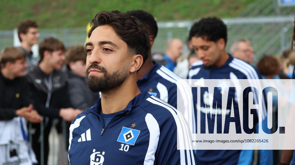 Fussball 1.Bundesliga, Hamburger SV - Training v.l. Immanuel Pherai (Hamburger SV) Hamburg