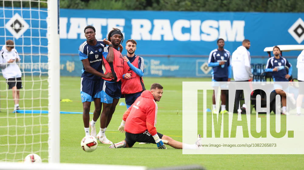 Fussball 1.Bundesliga, Hamburger SV - Training v.l. Fabio Vieira (Hamburger SV) Hamburg
