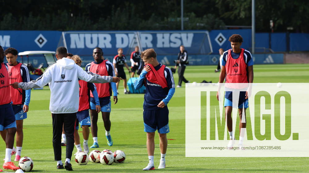 Fussball 1.Bundesliga, Hamburger SV - Training v.l. David Moller Wolfe (Hamburger SV) Hamburg