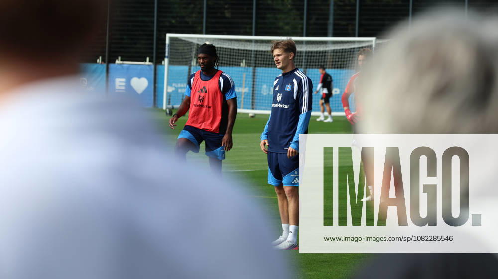 Fussball 1.Bundesliga, Hamburger SV - Training v.l. David Moller Wolfe (Hamburger SV) Hamburg