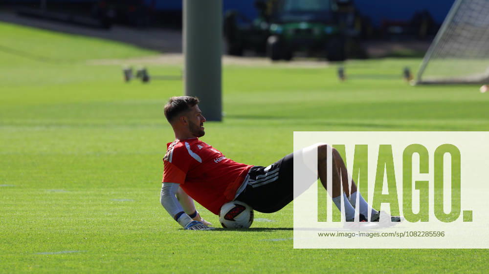 Fussball 1.Bundesliga, Hamburger SV - Training v.l. Daniel Heuer Fernandes (Hamburger SV) Hamburg