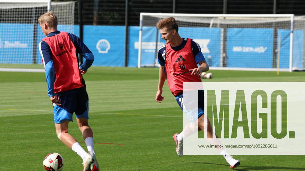 Fussball 1.Bundesliga, Hamburger SV - Training v.l. David Moller Wolfe (Hamburger SV) Hamburg