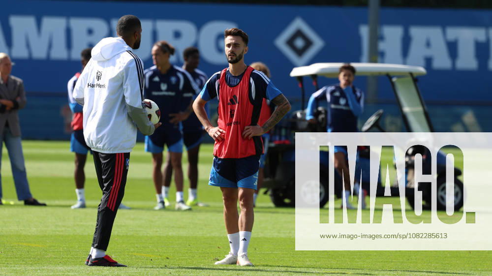 Fussball 1.Bundesliga, Hamburger SV - Training v.l. Fabio Vieira (Hamburger SV) Hamburg