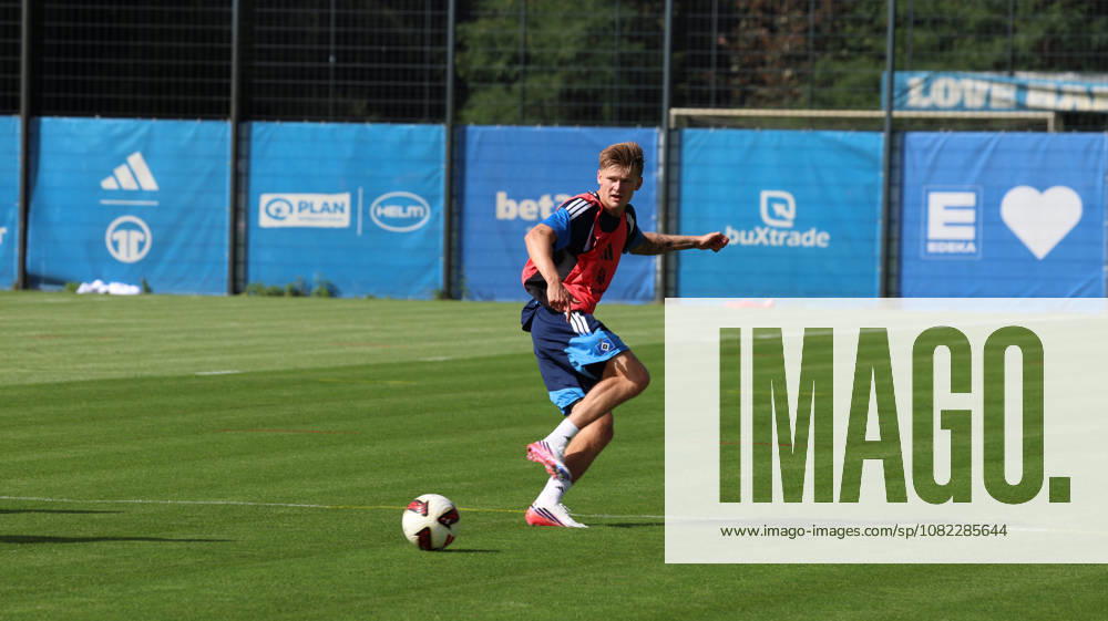 Fussball 1.Bundesliga, Hamburger SV - Training v.l. David Moller Wolfe (Hamburger SV) Hamburg