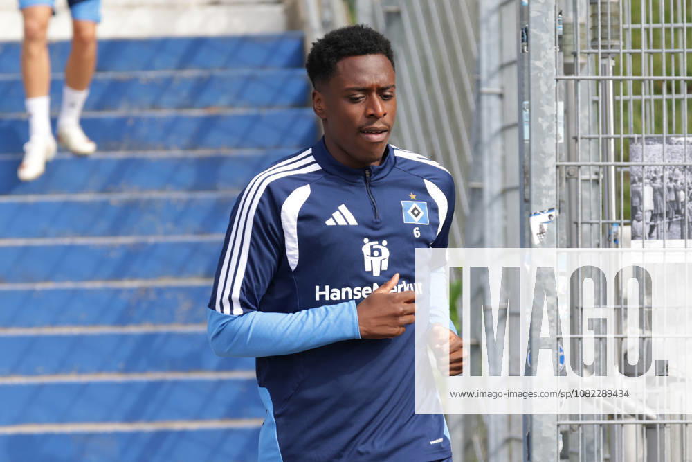 2026.09.02 Fussball 1. Bundesliga Hamburger Sportverein - Training am Volksparkstadion v.l. Albert Sambi Lokonga (Hamburger SV, 6) (DFL DFB regulations prohibit any use of photographs as image sequences and or quasi-video.