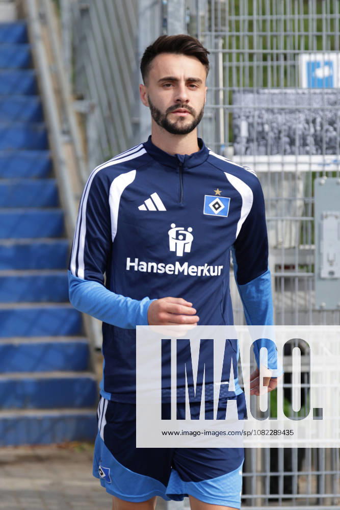 2026.09.02 Fussball 1. Bundesliga Hamburger Sportverein - Training am Volksparkstadion v.l. Fabio Daniel Ferreira Vieira (Hamburger SV, 20) (DFL DFB regulations prohibit any use of photographs as image sequences and or quasi-video.