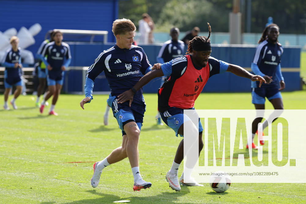 2026.09.02 Fussball 1. Bundesliga Hamburger Sportverein - Training am Volksparkstadion v.l. David Moeller Wolfe ( Hamburger SV, 3) , Terem Moffi (Hamburger SV, 9) in aktion, in action (DFL DFB regulations prohibit any use of photographs as image sequences and or quasi-video.